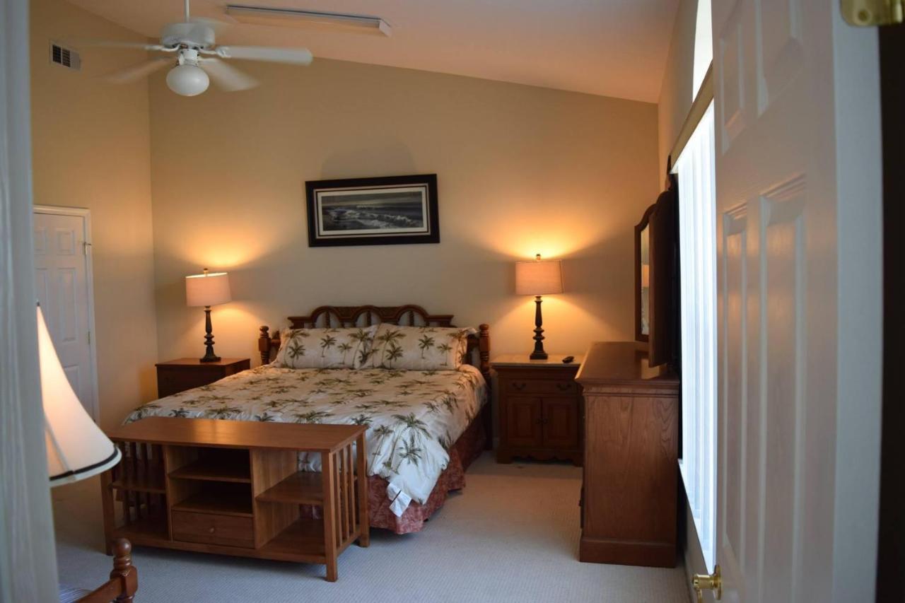 Holiday home Pugsys Paradise Sleeps 10!